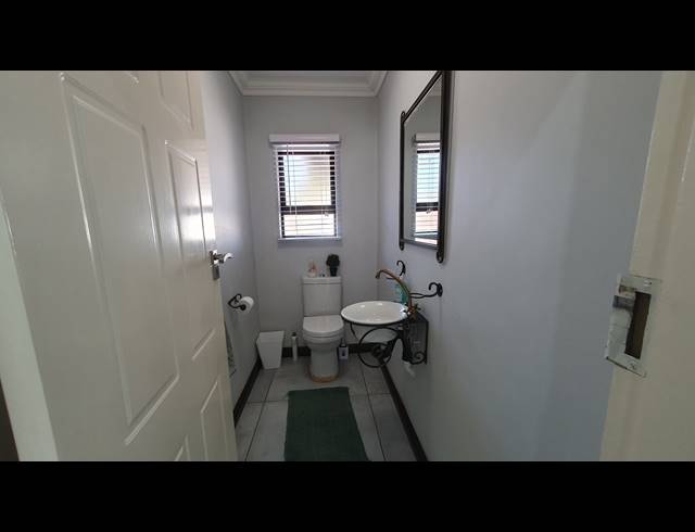 4 BEDROOM FREEHOLD FOR SALE IN BRACKENHURST